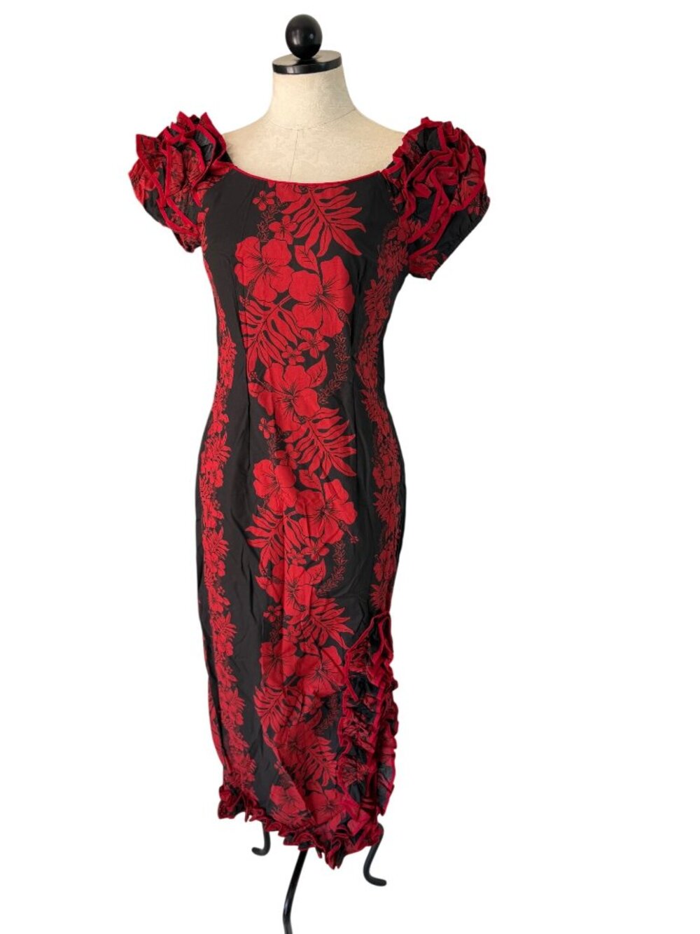 Royal Creations Womens Hawaiin Muumuu Dress Size Small Red Back Ruffled Tiki New